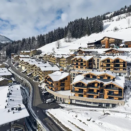 Aparthotel Alpenparks Premium Rehrenberg Ii *