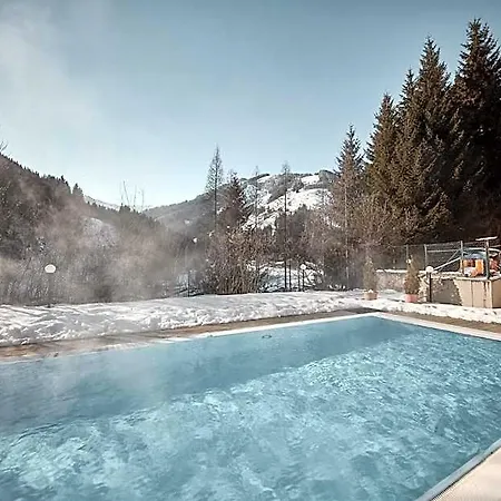 Alpenparks Glemmrise Aparthotel