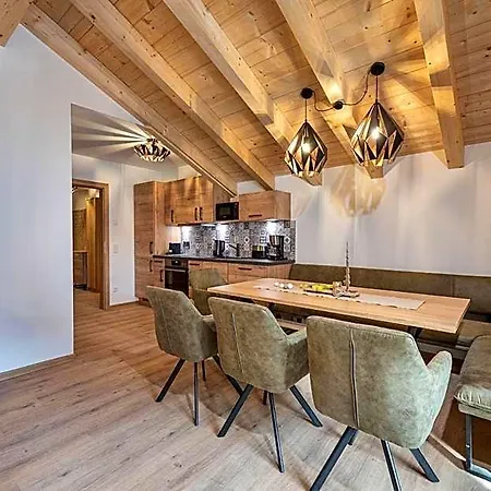 Alpenparks Glemmrise Aparthotel 4*